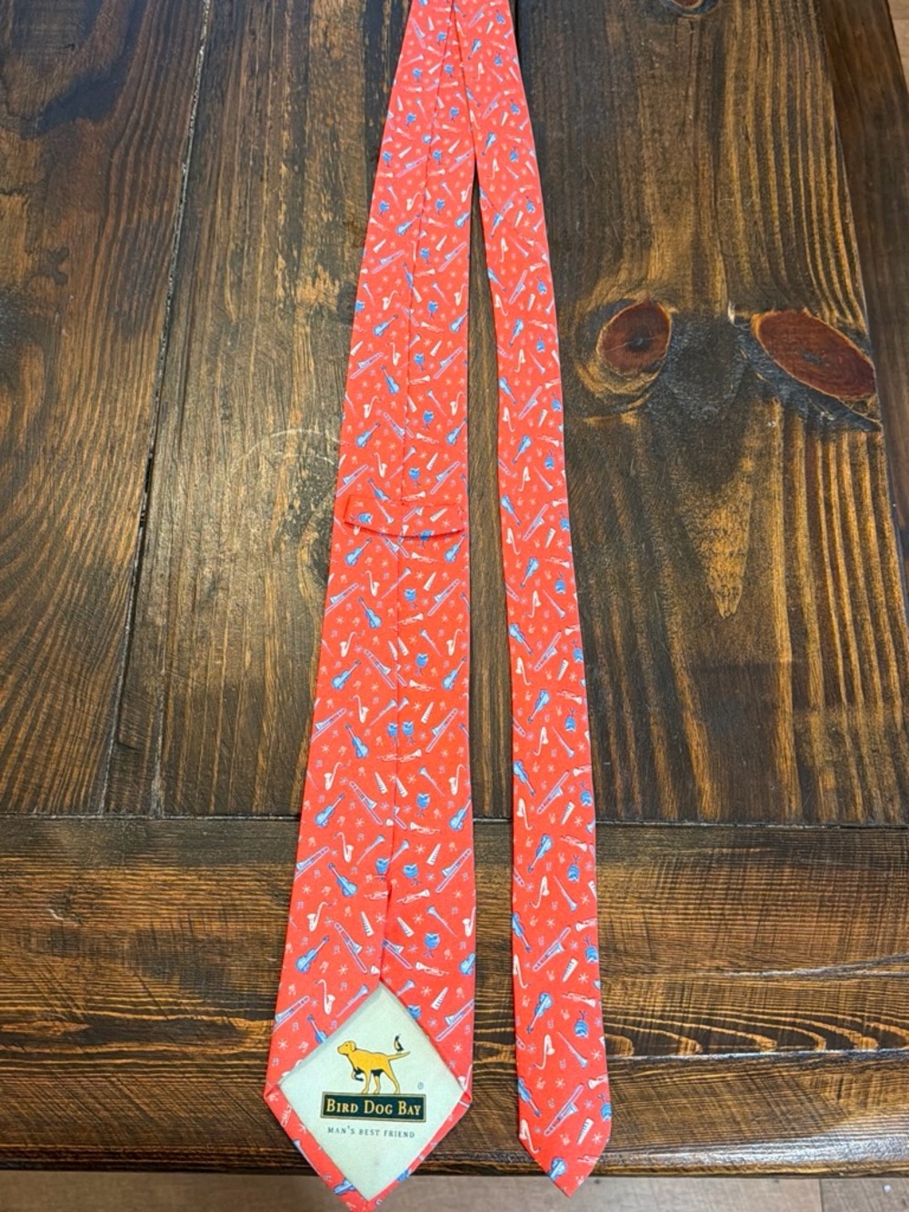Bird Dog Bay 64โ Salmon Necktie with Blue & White Musical Instruments